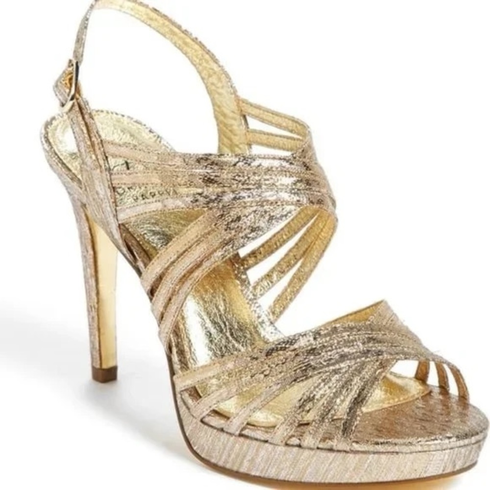 Adrianna Papell "Aiden" Gold Platform Pump Heels